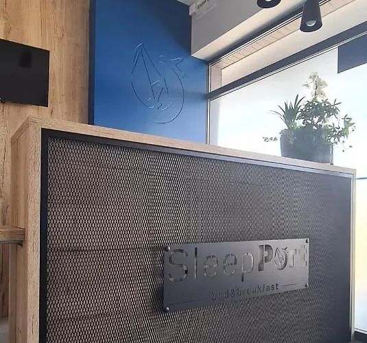 Sleep Port - Bezpłatny Parking Nocleg ze śniadaniem