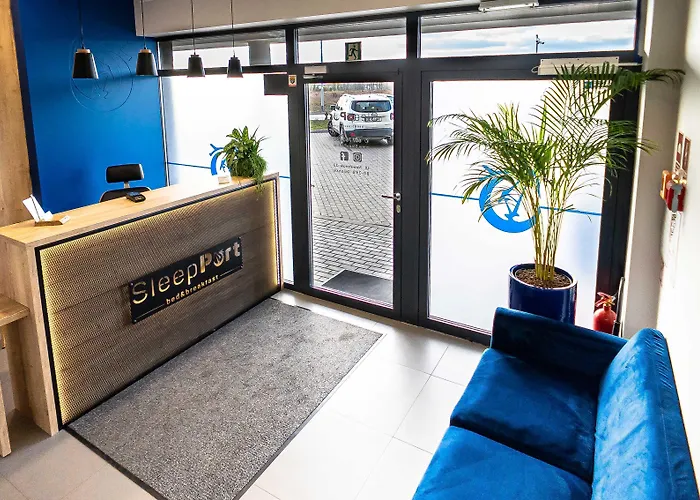 Nocleg ze śniadaniem Sleep Port - Bezpłatny Parking 4*