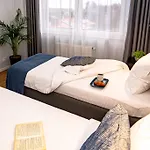 Sleep Port - Bezplatny Parking Bed & Breakfast 3*