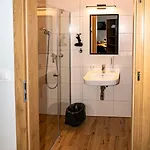 Sleep Port - Bezplatny Parking 3*
