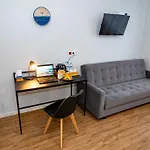 Sleep Port - Bezplatny Parking Bed & Breakfast 3*