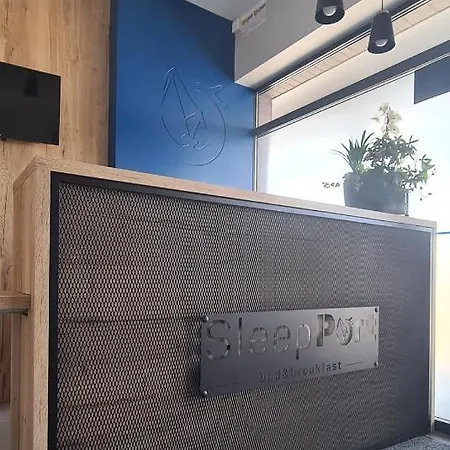 Sleep Port - Bezplatny Parking Oda ve Kahvaltı