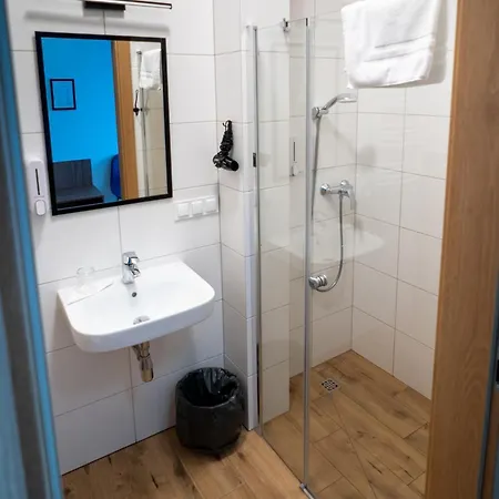 Sleep Port - Bezplatny Parking Bed & Breakfast 3*