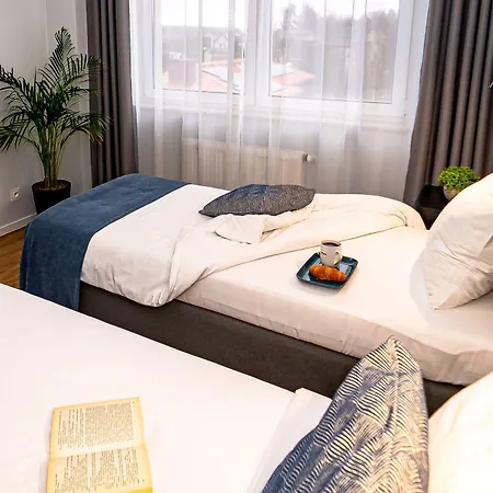 Sleep Port - Bezplatny Parking Oda ve Kahvaltı 4*