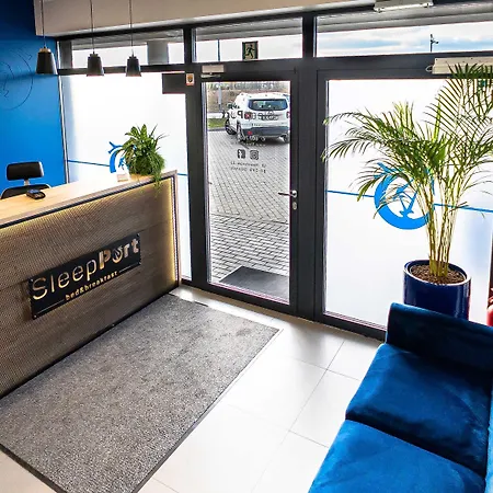 Bed & Breakfast Sleep Port - Bezplatny Parking 3*