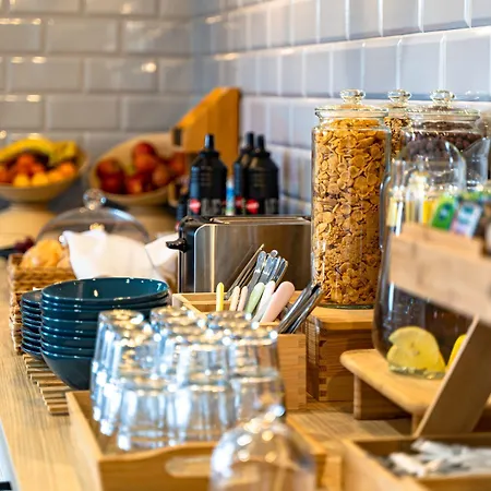 Bed & Breakfast Sleep Port - Bezplatny Parking 3*
