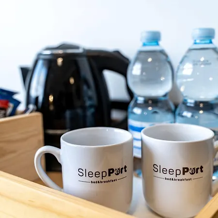 Sleep Port - Bezplatny Parking Oda ve Kahvaltı