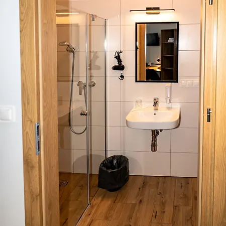 Sleep Port - Bezplatny Parking 4*