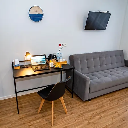 Sleep Port - Bezplatny Parking Oda ve Kahvaltı 4*