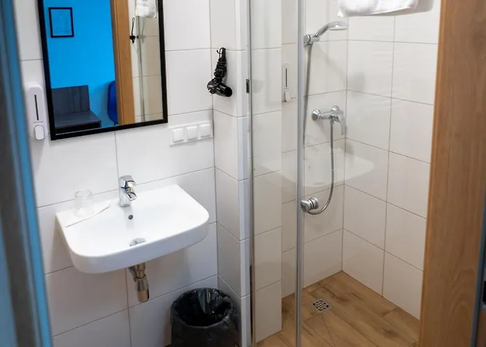 Sleep Port - Bezplatny Parking Couette-café 4*