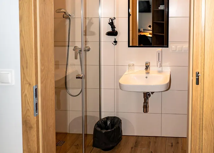 Sleep Port - Bezplatny Parking 3*